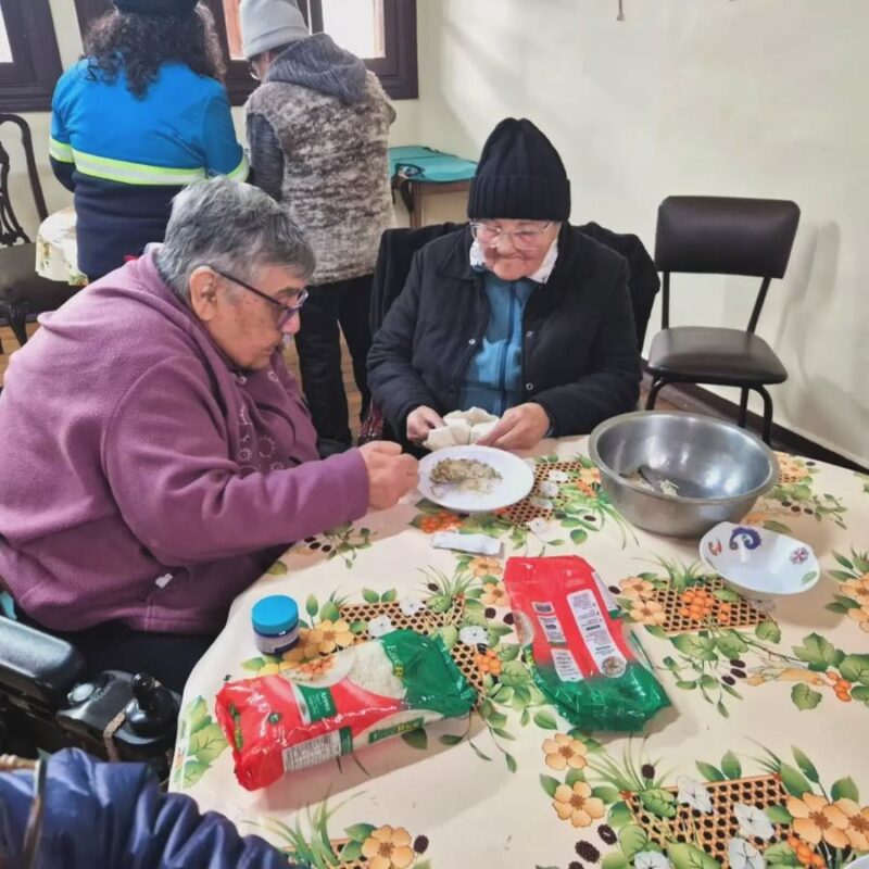Segunda Expo-Arcoa, agosto 2026: hermanas de ARCOA preparando sus manualidades